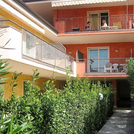 Apartment Le Camelie 133s *
